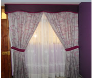 Cortinas con barra de madera